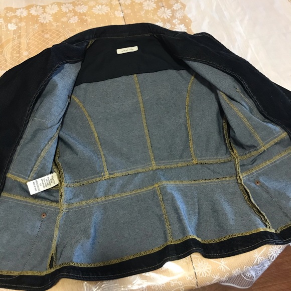 Female jacket - Picture 3 of 4